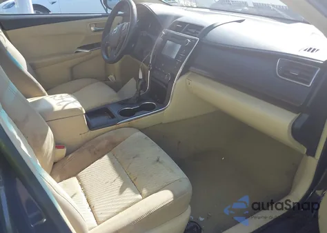 2016 Toyota Camry Le/Xle/Se/Xse z USA, uszkodzony, nr VIN 4T4BF1FK1GR567439